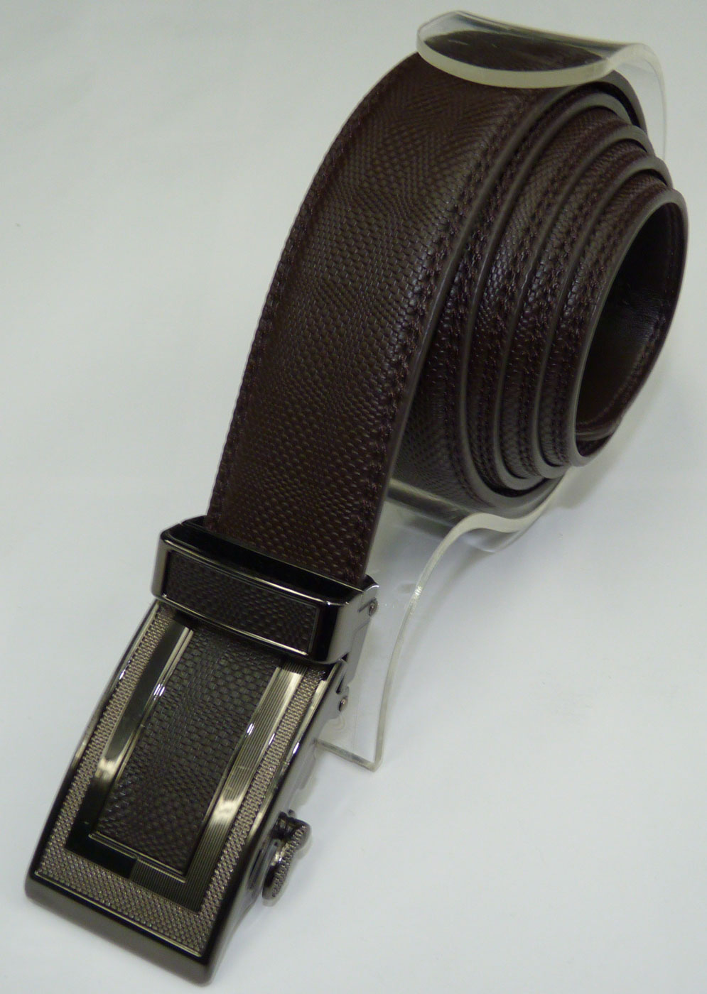 Textured automatic belt with dots and checks